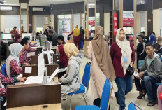 5 Menit Tak Respon Kena Sanksi, Masyarakat Bisa Laporkan ASN 'Liburan' di Masa WFH