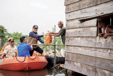  Kunjungi 3 Daerah Banjir di Sumsel dan Salurkan Bantuan, Pj Gubernur Sumsel Agus Fatoni Rasakan Begini…