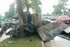 Usai Bongkar Muatan BBM Diduga Ilegal, Penumpang Pick Up Bak Modifikasi Tewas Kecelakaan di Palembang