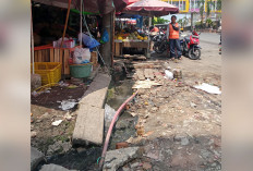 Parah, Kawasan PTM di Jl Jenderal Sudirman Prabumulih Keluarkan Bau Tak Sedap