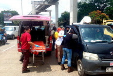 Innalillahi, Sopir Pick Up Tewas Mendadak di Balik Kemudi setelah Sundul Belakang Mobil Sedan di Lampu Merah