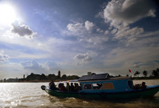 Perahu Jukung Tenaga Surya Solusi Ramah Lingkungan untuk Transportasi Sungai