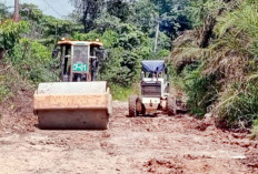 Gencar Perbaiki Jalan Rusak, Instruksi Bupati HM Toha Tohet Picu Aksi Nyata di Sanga Desa