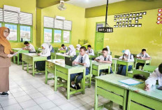 Berebut Kuota 15 Persen, Ribuan Calon Pelajar SMA Ikuti TKA Secara Online