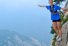 Jalur Ekstrem Gunung Huashan: Ujian Keberanian Pendaki, Keindahan dan Bahaya Menyatu!