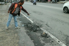 Jalan Padat Karya Kota Prabumulih Mengelupas. Dampak Diguyur Hujan Semalaman