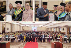 UM Palembang Lepas 733 Alumni Baru