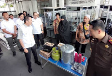  Pemberdayaan Masyarakat, Kejari Palembang Bantu Gerobak Bakso ke Eks Napiter 