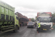 Batu Bara Kelamkan Merapi Area, Debu Beterbangan, Ratusan  Kendaraan Transportir Macetkan Jalan Umum