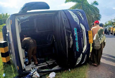 Bus Pengantar JCH Terguling, 3 Orang Patah Tulang, Tergabung Kloter 1 Asal Kabupaten OKU Timur