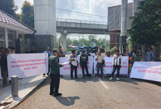 Puluhan Aktivis Datangi Kejati Sumsel, Minta Dugaan Korupsi di Lingkungan DPRD OKU Diusut Tuntas