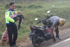 Aksi Ipda Rio Selamatkan Bayi Korban Lakalantas di Banyuasin, Alhamdulillah Tak Luka Serius