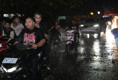 Semarak Pawai Takbir Muara Enim Tetap Bergelora di Tengah Guyuran Hujan