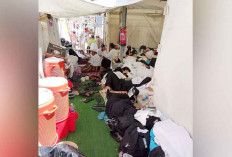 Sebagian Jemaah Haji Pilih Tidur Posisi Duduk depan WC Umum, Tenda di Mina Penuh Sesak