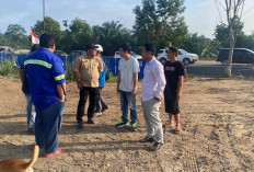 Jalan Nasional di Bayung Lencir Licin Akibat Ceceran Material, Camat Turun Tangan Instruksikan Pembersihan