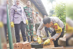 Dua Polres Lubuklinggau-Mura Gelar Program Bedah Rumah