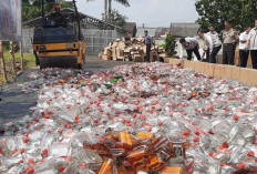 Kandungan Alkohol Tak Sesuai Ketentuan, Ditreskrimsus Polda Sumsel Musnahkan 20.088 Botol Miras Oplosan 