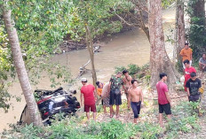 Mobil Fortuner Walpri Pj Gubernur Sumsel Hantam Jembatan ‘Keramat’ Beringin, Nyemplung ke Sungai Lubai