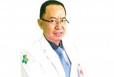 Teliti Mekanisme Kematian Sel T CD4 Pada Pasien HIV/AIDS Antarkan dr Harun Hudari Raih Gelar Doktor Bio Medis 