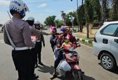 Polres Musi Rawas Bagikan 1.000 Bendera Merah Putih Sambut HUT RI ke-80