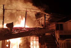 Kebakaran Terjadi Lagi di OKI: Dua Rumah Panggung Hangus, Penyebab Belum Diketahui