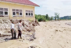 Jalan Putus, Gedung Sekolah Nyaris Ambruk, Banjir Susulan Terjang Paiker