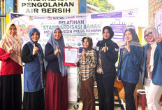PKM UIGM Dorong UMKM Kerajinan Eceng Gondok Pulau Kemaro Naik Kelas lewat Teknologi dan Pemasaran Digital