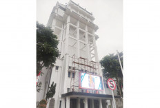 Cari Prasasti Bertuliskan “GEMEENTE”