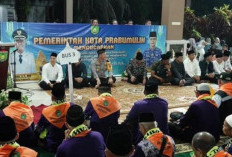 Pemkot Prabumulih Lepas 201 Jemaah Calon Haji di Pendopoan Rumah Dinas, Pj Wako Beri Barang Ini Pada Jemaah!