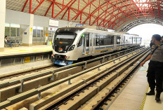 Malam Tahun Baru Beroperasi Hingga Jam 2 Dini Hari, Operasional LRT Bertambah 8 Perjalanan