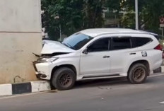 Kecelakaan Pagi Tadi, Pajero Sport Berplat Yogya Hantam Tiang LRT di Jantung Palembang!