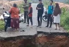 Curah Hujan Tinggi Sebabkan Longsor, Warga Desa Toman Terhambat Aktivitas Sehari-Hari