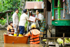  Banjir Melanda 9 Kecamatan di Muba, Pj Bupati Bagikan Bantuan Setiap Hari