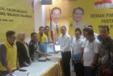 Fitrianti Agustinda Kembalikan Dokumen Pendaftaran di Partai Golkar Palembang