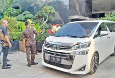 Kembalikan Mobil Mewah ke KPK, KPK Copot Ali Fikri dari Plt Jubir