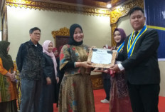 Kawal Mahasiswa agar Lulus Tepat Waktu, 180 Mahasiswa S2 Diyudisium