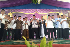 Gubernur Deru Berikan Beasiswa 5 Santri ke PTIQ, Bantu 1 Ton Beras untuk Pesantren Tahfidz Kiai Marogan di Mom