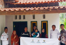 Renovasi Tuntas, Harapan Baru Tumbuh, Baznas OKU Serahkan Kunci Rumah Layak Huni untuk Tiga Keluarga