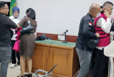  Peluk Erat Sang Anak Usai Baca Eksepsi, Fitrianti Minta Sidang Terpisah Tapi Ditolak Majelis Hakim
