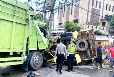 Tronton Tabrak Truk Sayur, Pengemudi Diduga Mengantuk
