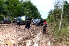 Banyak Kendaraan Terjebak