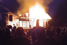 Diduga Korsleting Listrik, Rumah Petani di Jarai Lahat Hangus Terbakar