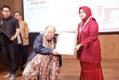 Dr Serlika Raih Penghargaan Rekor MURI, Untuk Dosen Perempuan Penulis Buku Ilmu Hukum Terbanyak