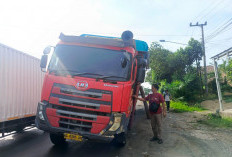 Truk Mogok di Jalintim Banyuasin Sebabkan Kemacetan Panjang, Polisi Lakukan Pengaturan Arus