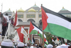 Kecam Tindakan Zionis, Takbir dan Sholawat Iringi Aksi Solidaritas Bela Palestina