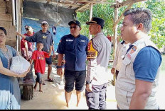 Salurkan Bantuan Bahan Pangan Kepada 90 KK Terdampak Banjir di Kelurahan Bayung Lencir, Air Mulai Surut  