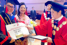 Amazing! Para Wisudawan Terbaik Dapat TV 43 Inci, Universitas MDP Cetak 503 Lulusan Siap Bersaing Era Digital