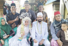 Usia Beda 28 Tahun, Akad Nikah Bahasa Indonesia