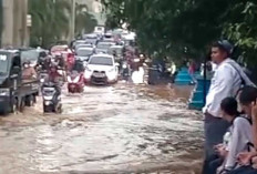 Prioritas Selesaikan 11 Titik Banjir, Kebut Normalisasi  Petugas Lembur hingga Malam