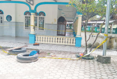Brutal, Lansia di OKUT Ditusuk Berkali-Kali di Teras Masjid Ponpes Hinga Tewas